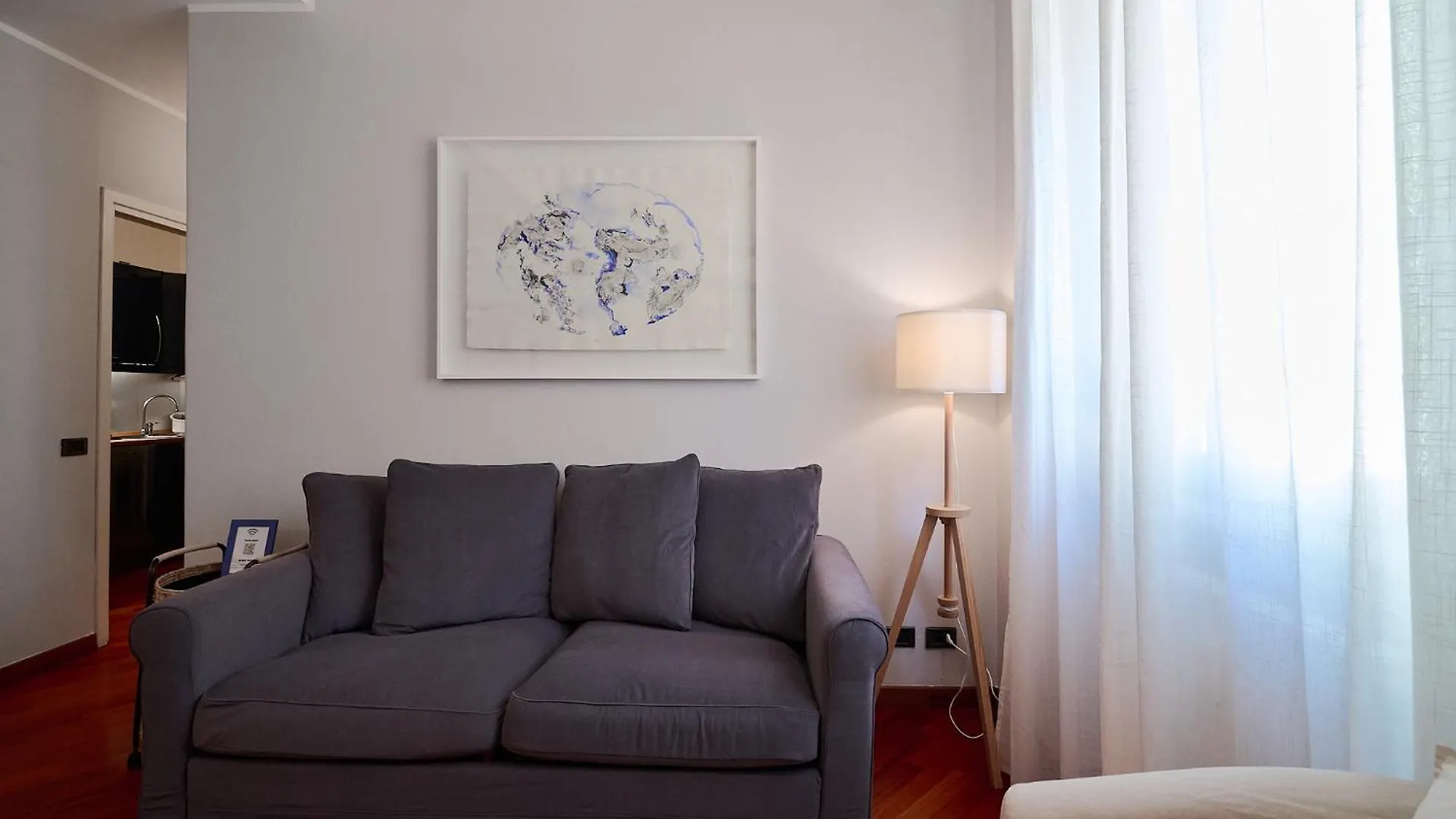 Xenia Apartments - Intimate Apartment 10 Min From Duomo Milan