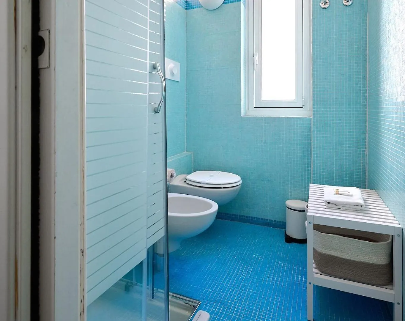 Xenia Apartments - Intimate Apartment 10 Min From Duomo Milan