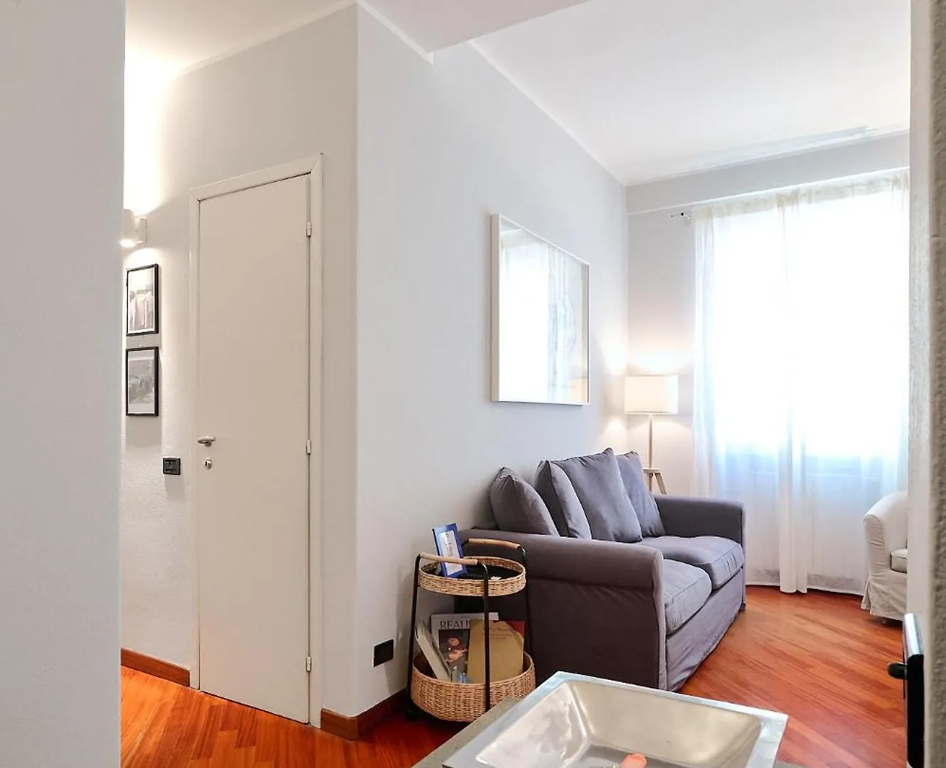 Xenia Apartments - Intimate Apartment 10 Min From Duomo Milan 0*,  Italy