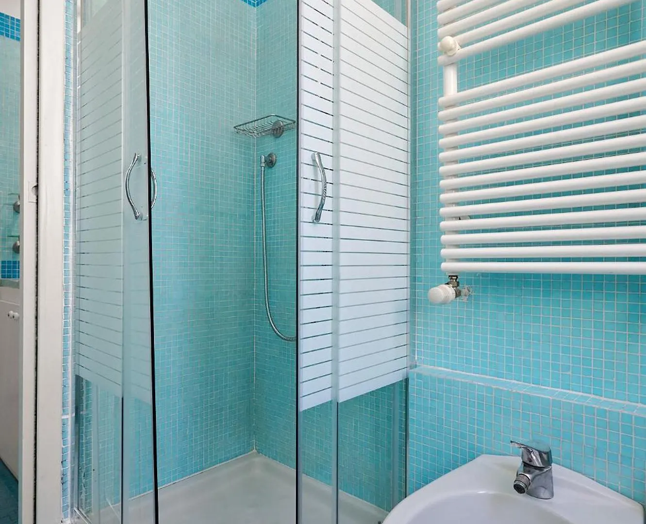 Xenia Apartments - Intimate Apartment 10 Min From Duomo Milan Italy